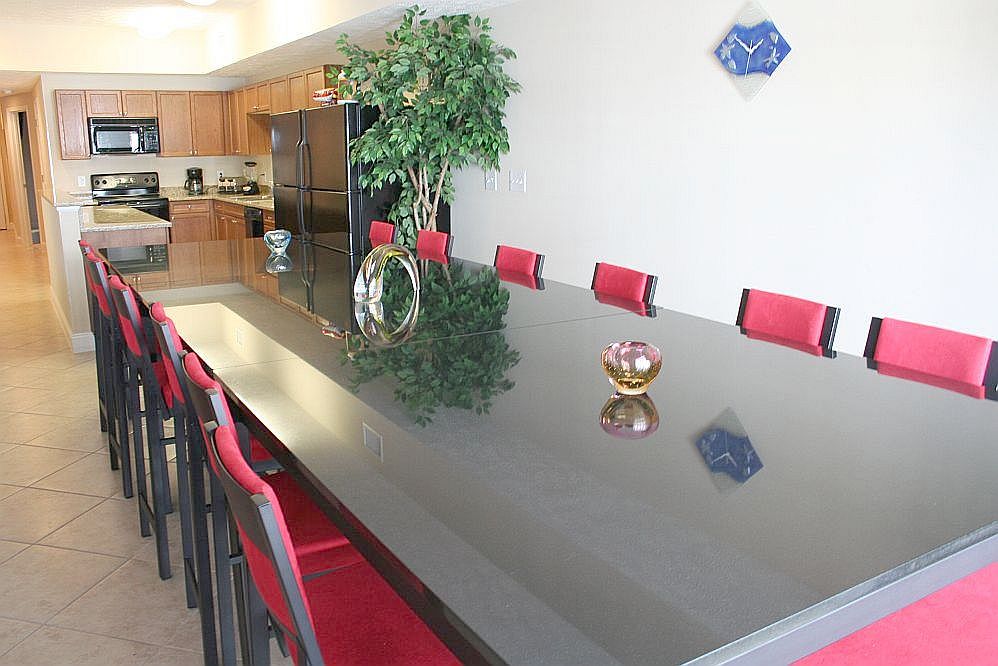 DiningArea_1.jpg